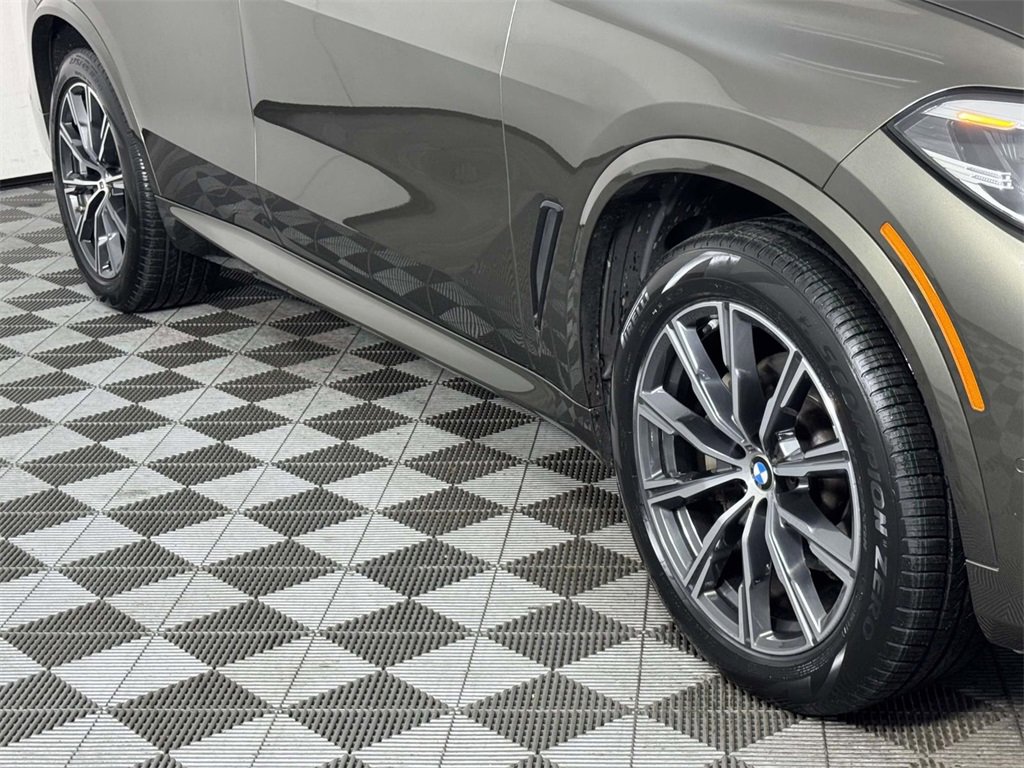 Used 2022 BMW X5 xDrive40i w/ M Sport Package image 13