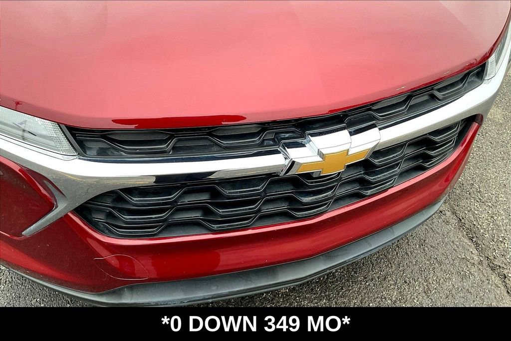 Used 2025 Chevrolet Trax LS image 32