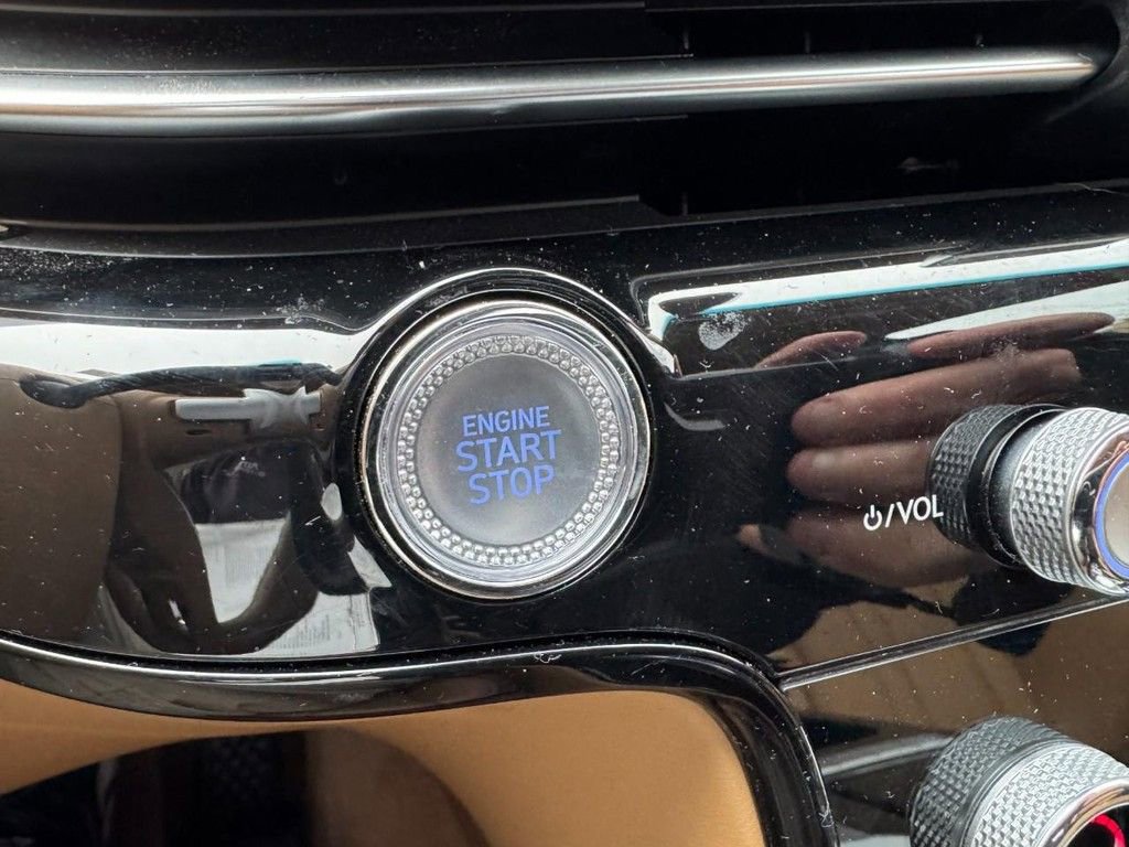 Certified 2025 Genesis G80 2.5T image 23