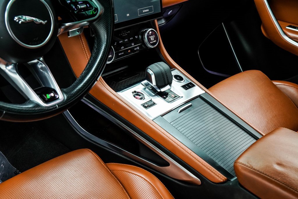 Used 2021 Jaguar F-PACE R-Dynamic S image 18