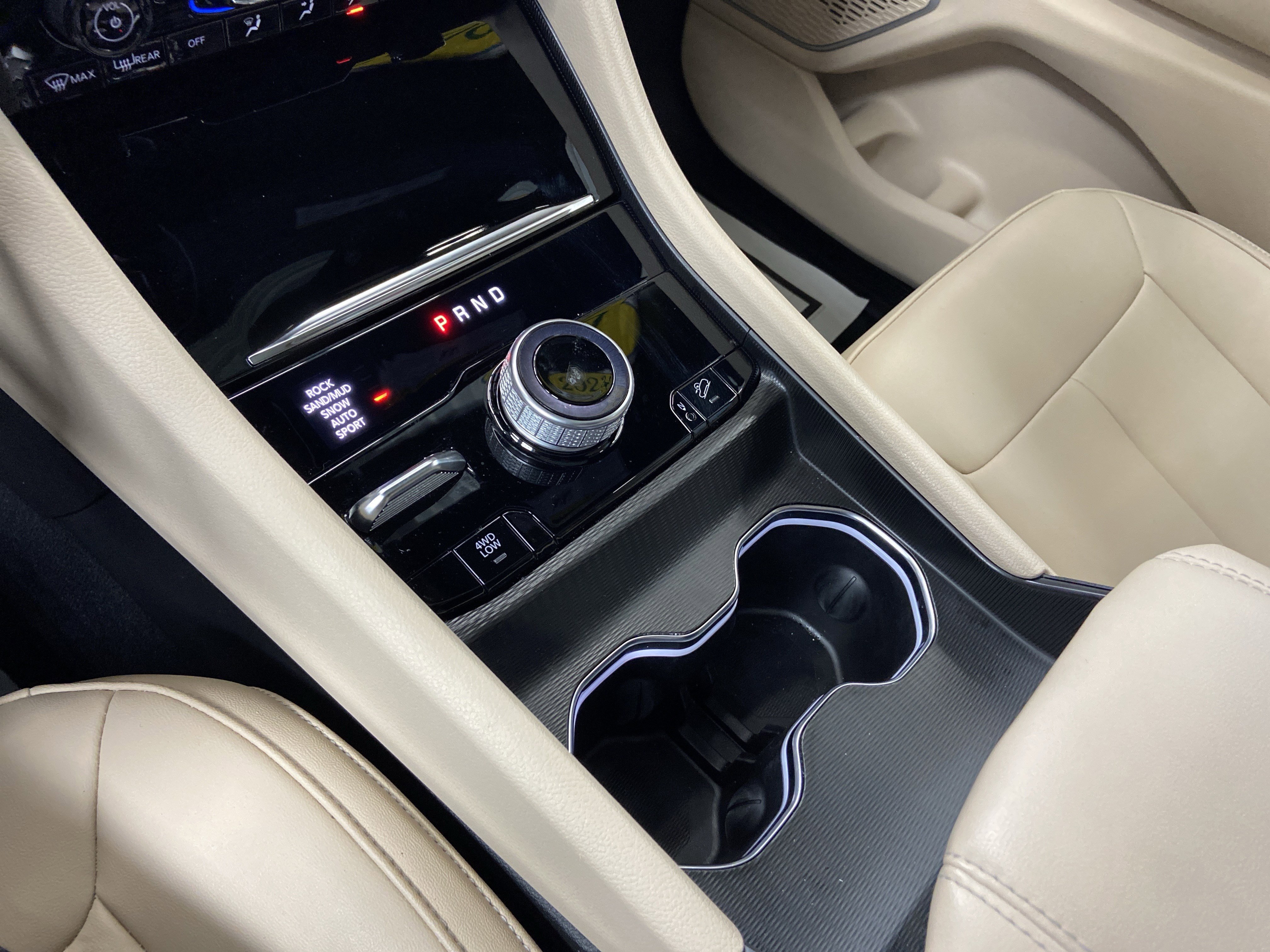 Used 2023 Jeep Grand Cherokee 4WD 4xe image 15