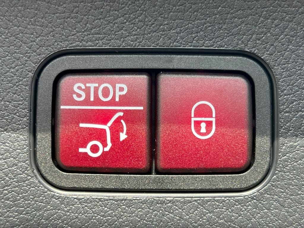 New 2026 Mercedes-Benz GLB 250 4MATIC image 37