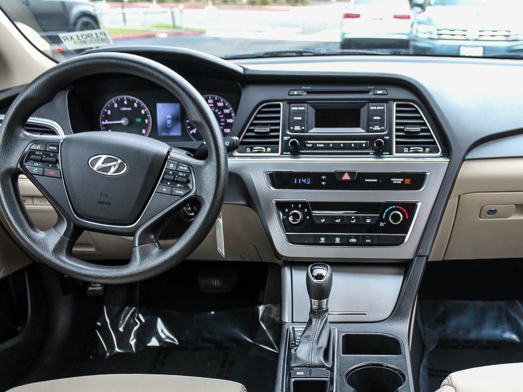 Used 2015 Hyundai Sonata SE image 12
