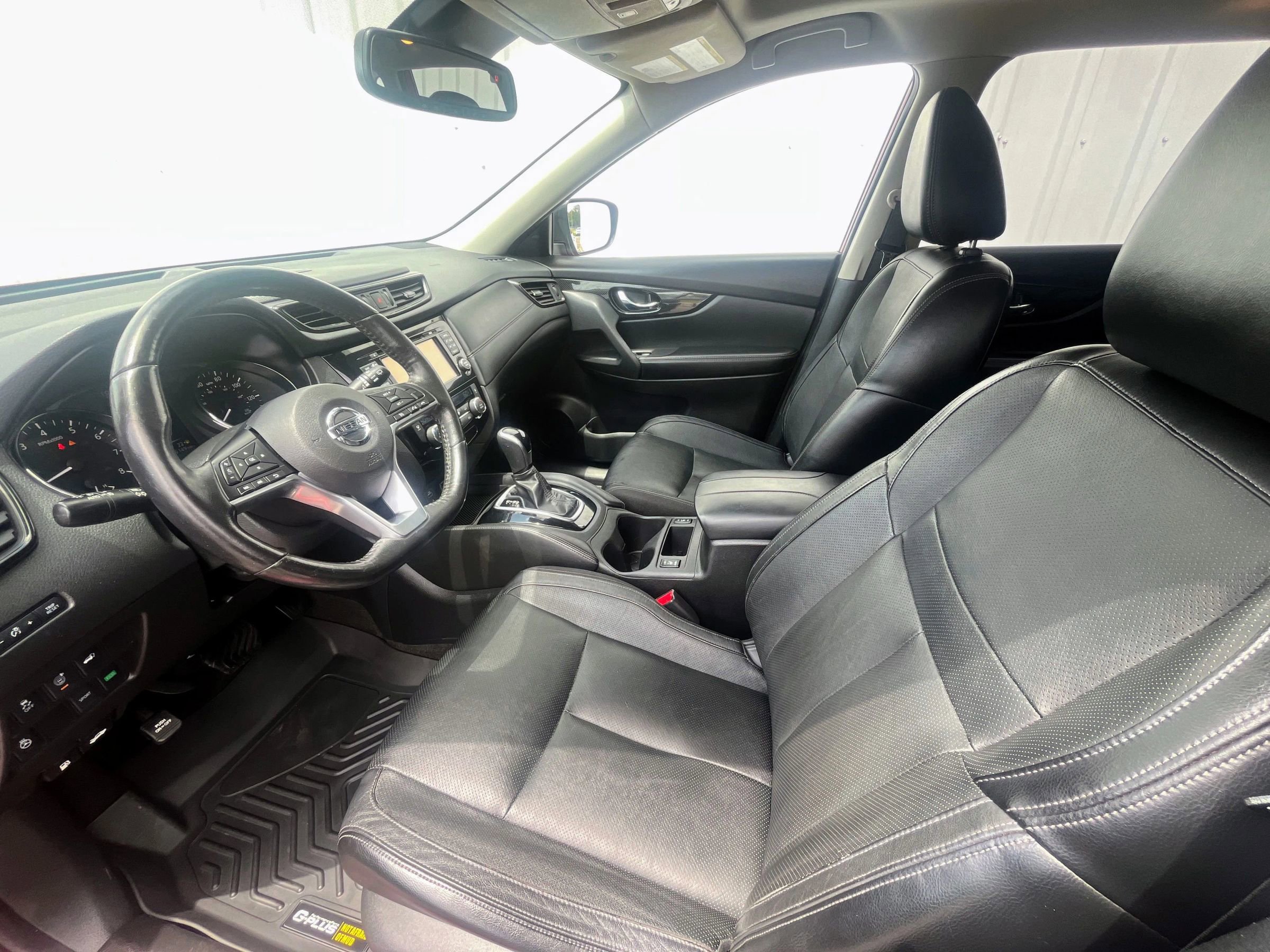 Used 2017 Nissan Rogue SL w/ SL Premium Package image 7