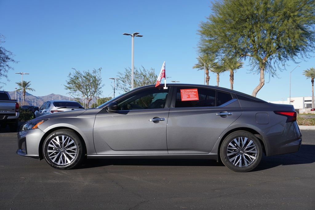 Certified 2025 Nissan Altima 2.5 SV image 2