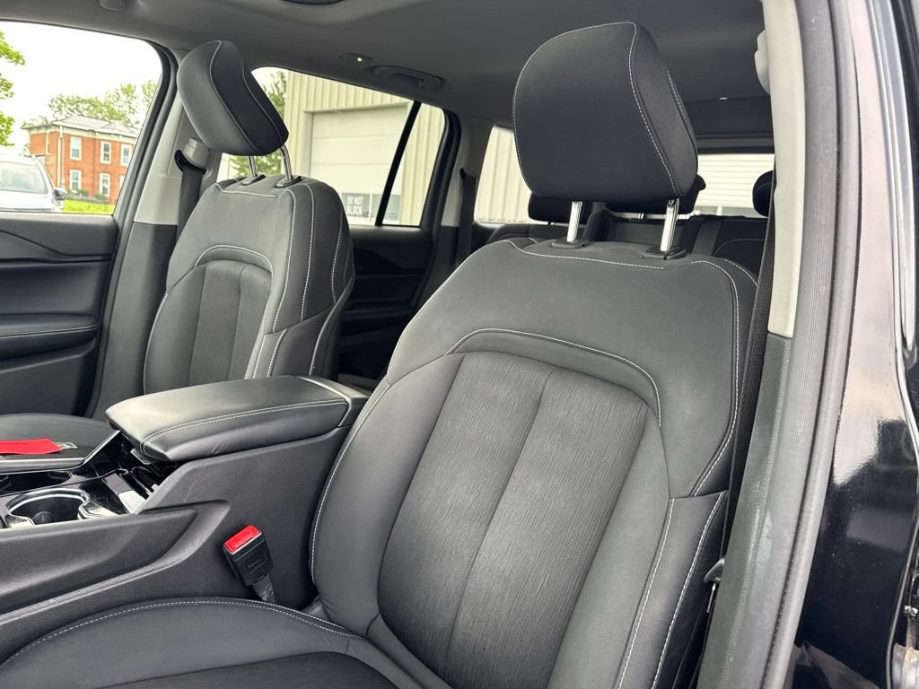 Used 2023 Jeep Grand Cherokee Laredo w/ Luxury Tech Group I AWD/4WD image 31