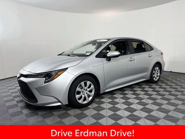 Certified 2022 Toyota Corolla LE FWD image 3