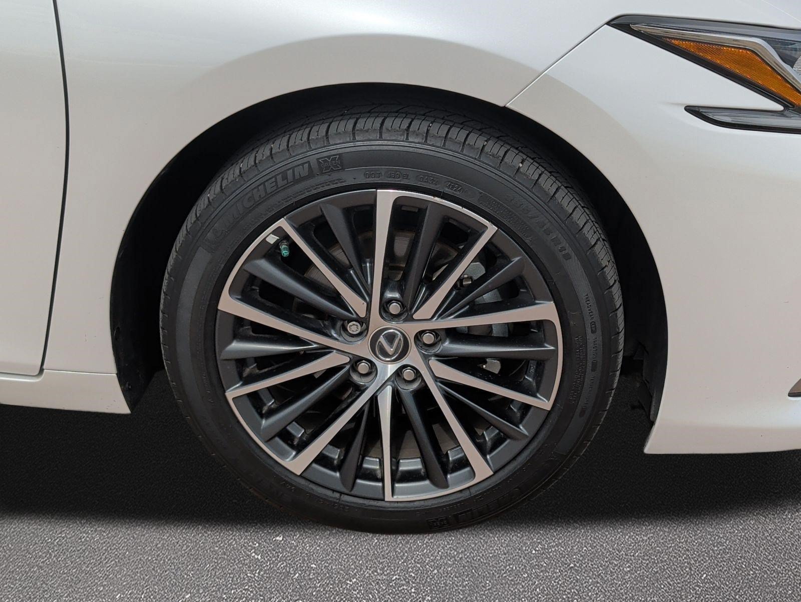 Certified 2025 Lexus ES 350 w/ Premium Package FWD image 7