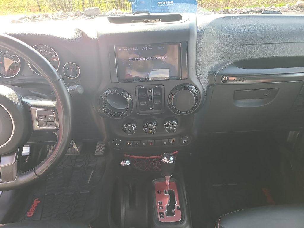 Used 2017 Jeep Wrangler Unlimited Rubicon AWD/4WD image 35