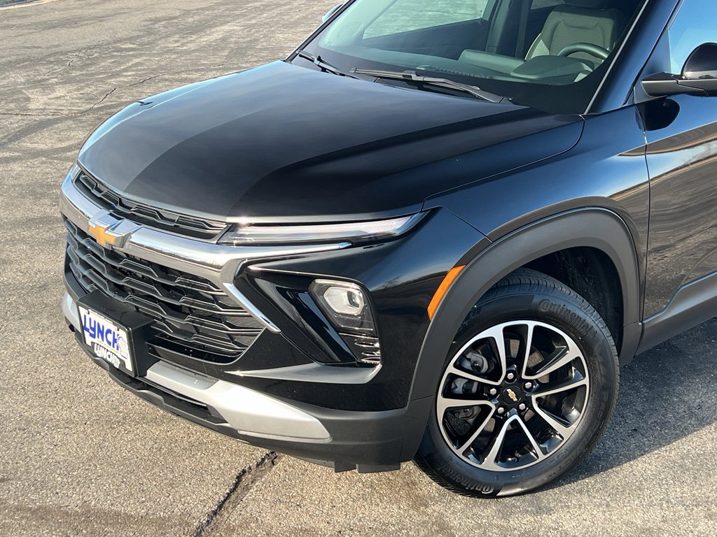 Used 2024 Chevrolet TrailBlazer LT w/ LT Cold Weather Package image 8