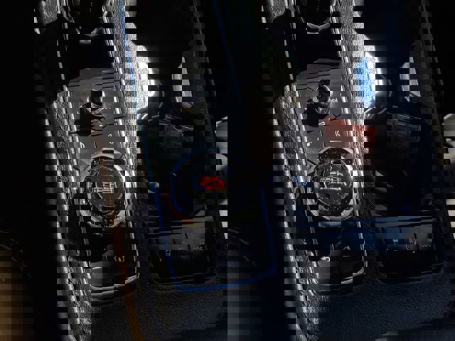 Used 2022 Cadillac XT4 Premium Luxury w/ Enhanced Visibility Package image 32