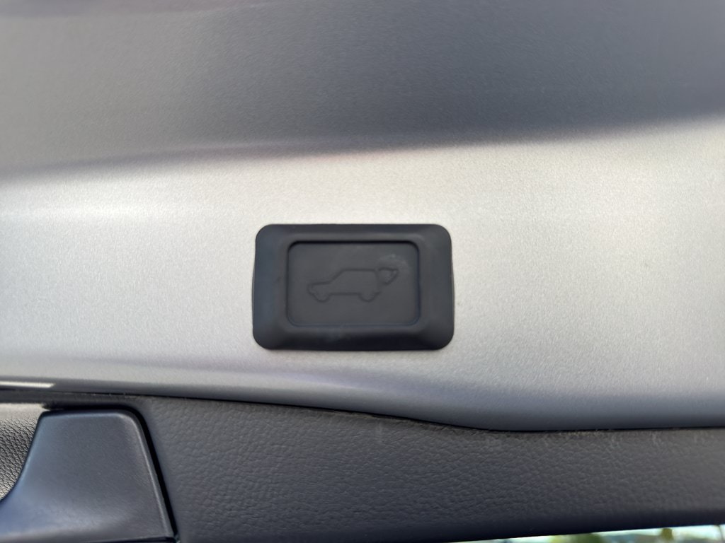 Used 2025 Toyota RAV4 XLE Premium w/ Weather Package AWD/4WD image 8