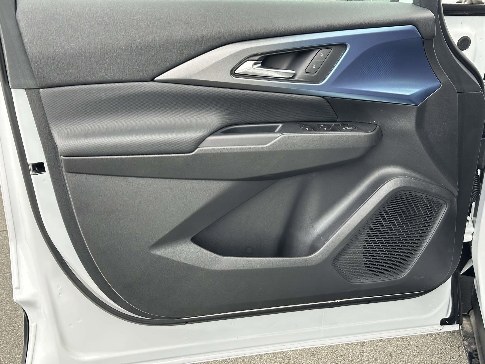 New 2026 Chevrolet Equinox EV LT image 19