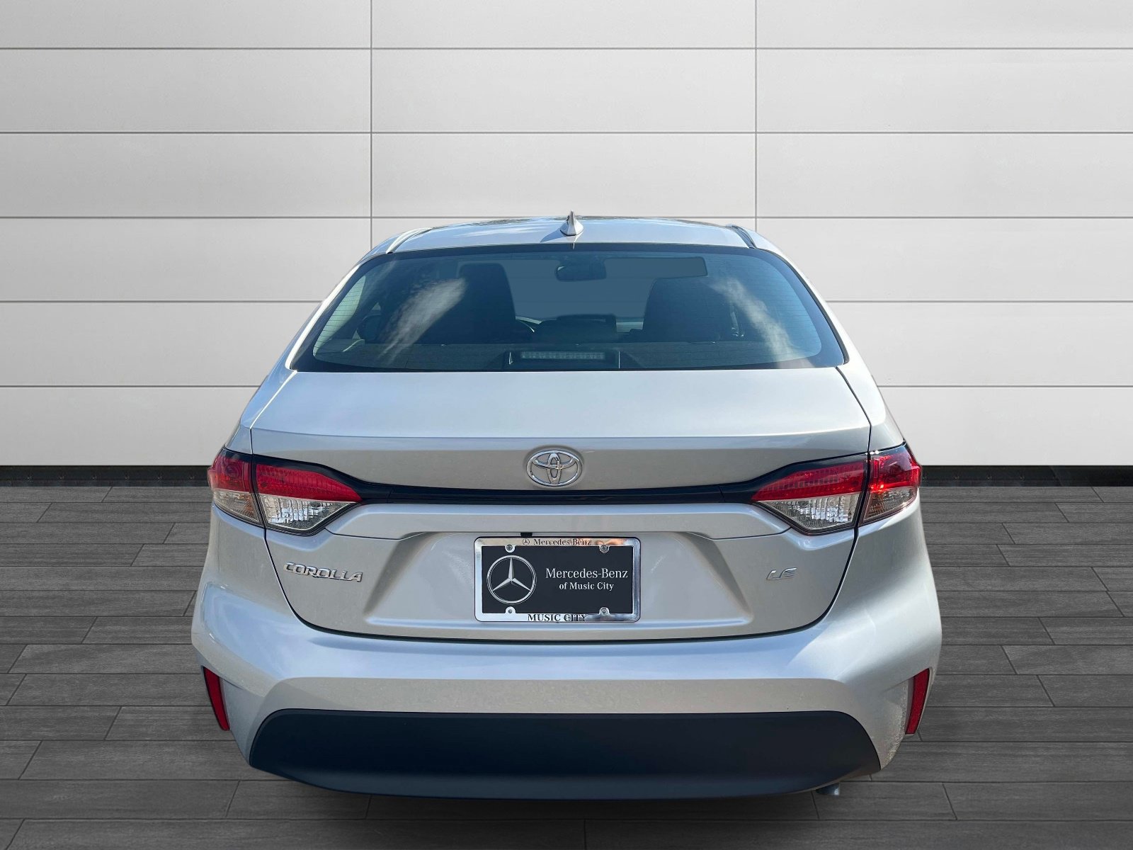 Used 2026 Toyota Corolla LE FWD image 5