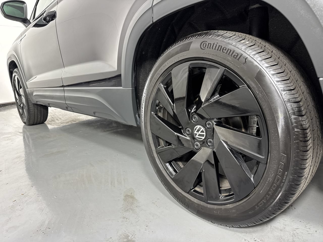 Used 2024 Volkswagen Taos SEL AWD/4WD image 9