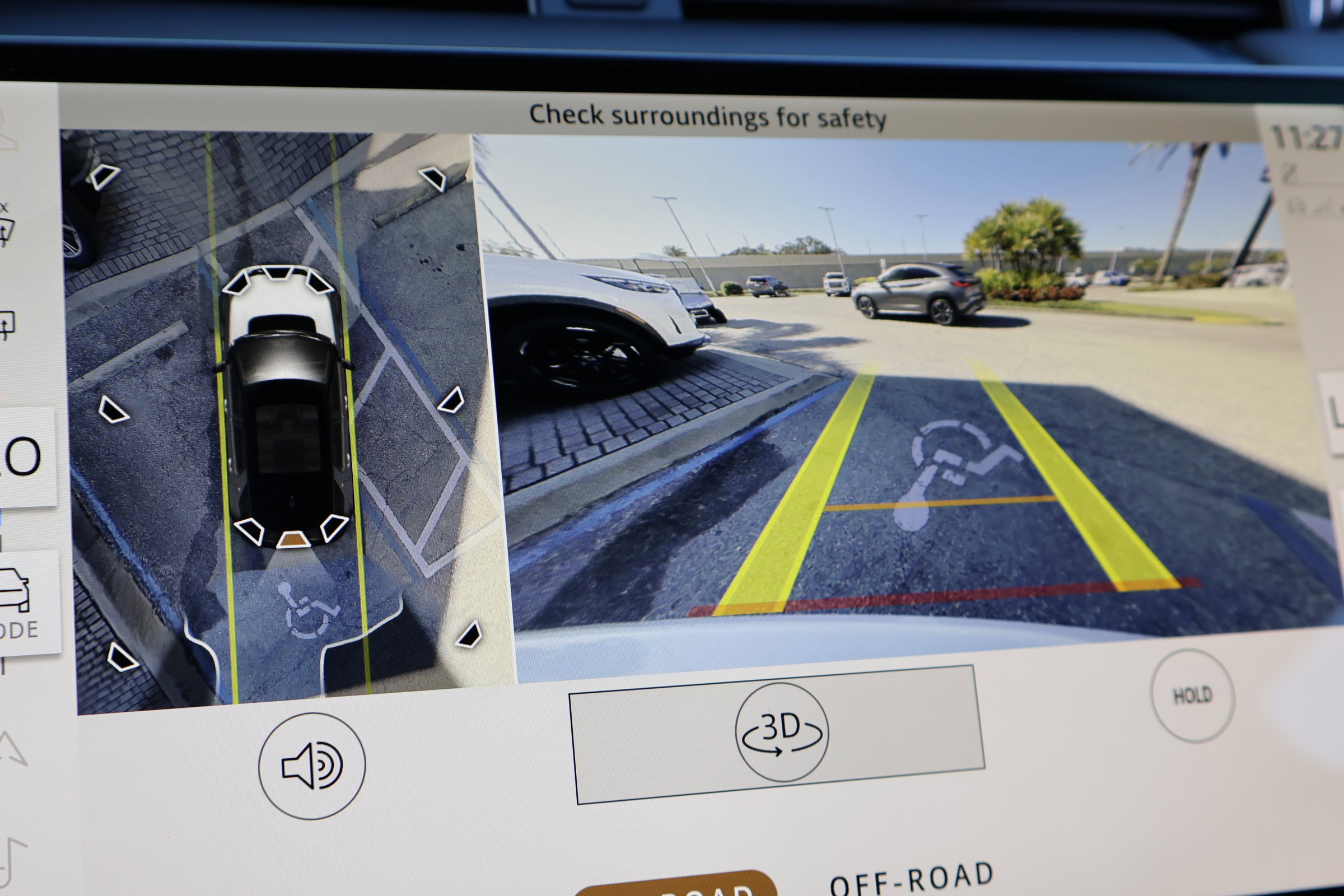 Used 2024 Land Rover Discovery Sport Dynamic SE image 4