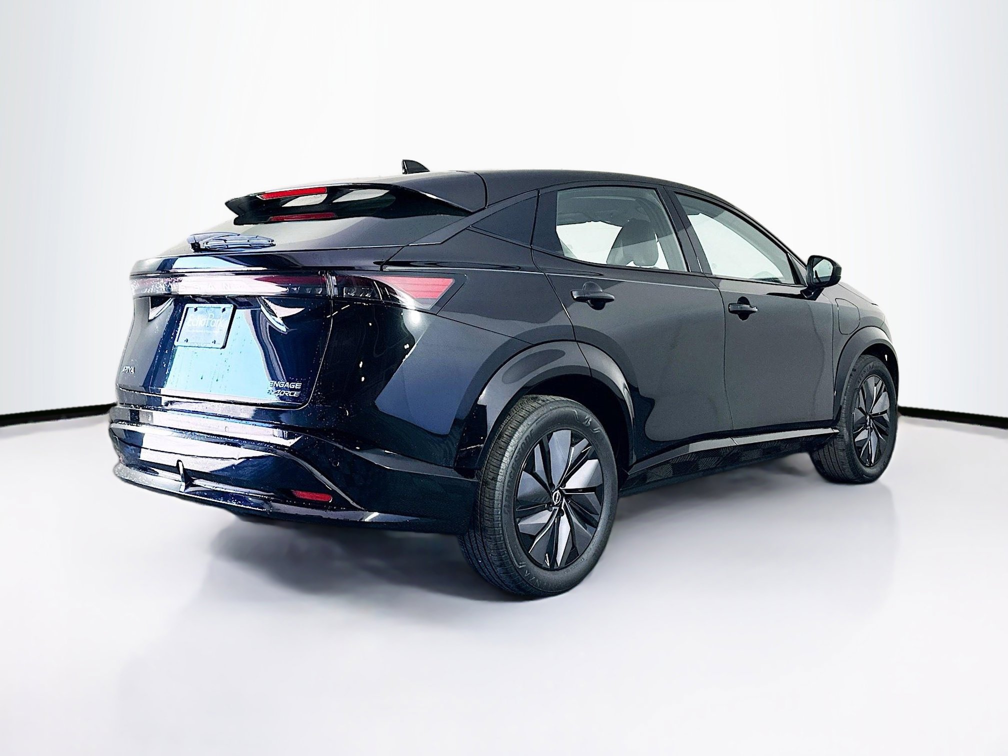 Used 2023 Nissan Ariya AWD image 9