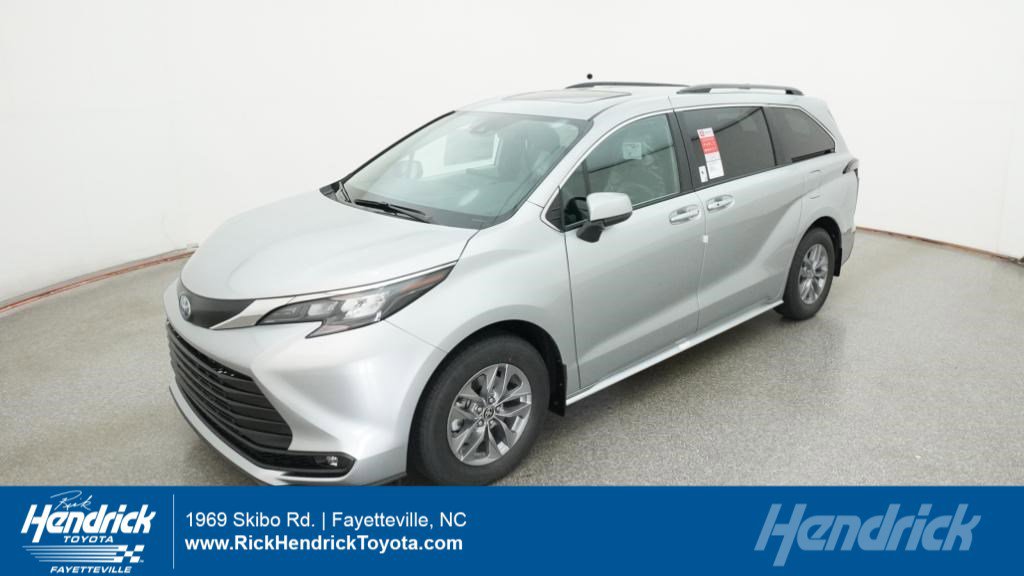 New 2025 Toyota Sienna XLE