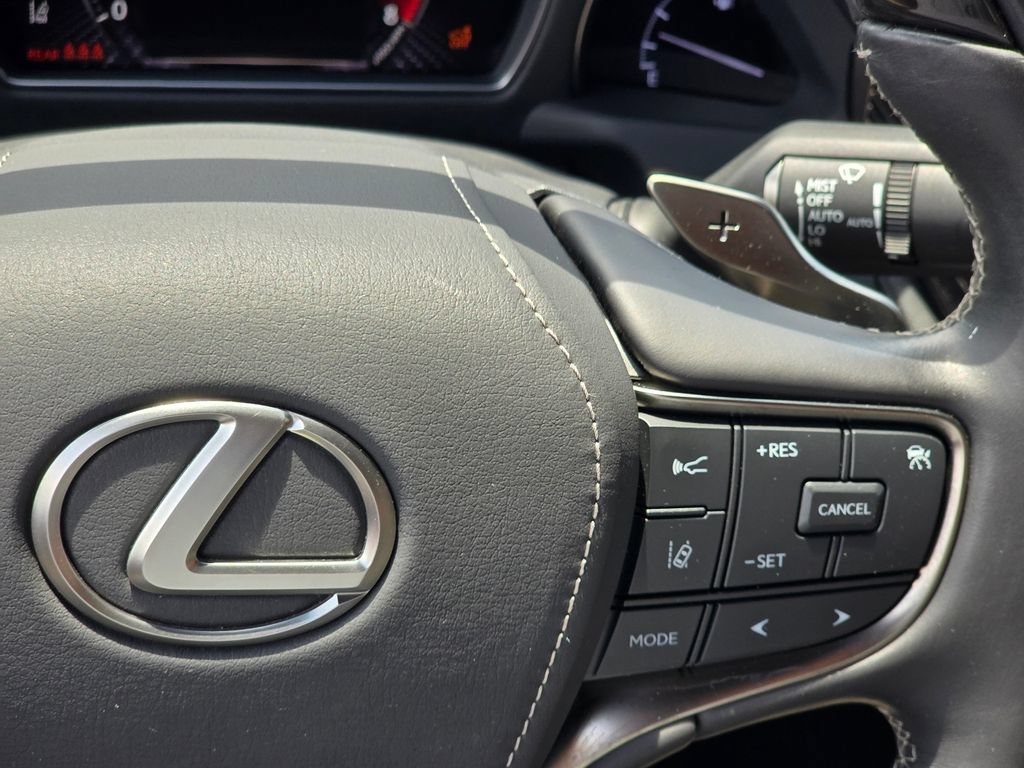 Used 2021 Lexus LS 500 w/ Interior Upgrade Package RWD image 20