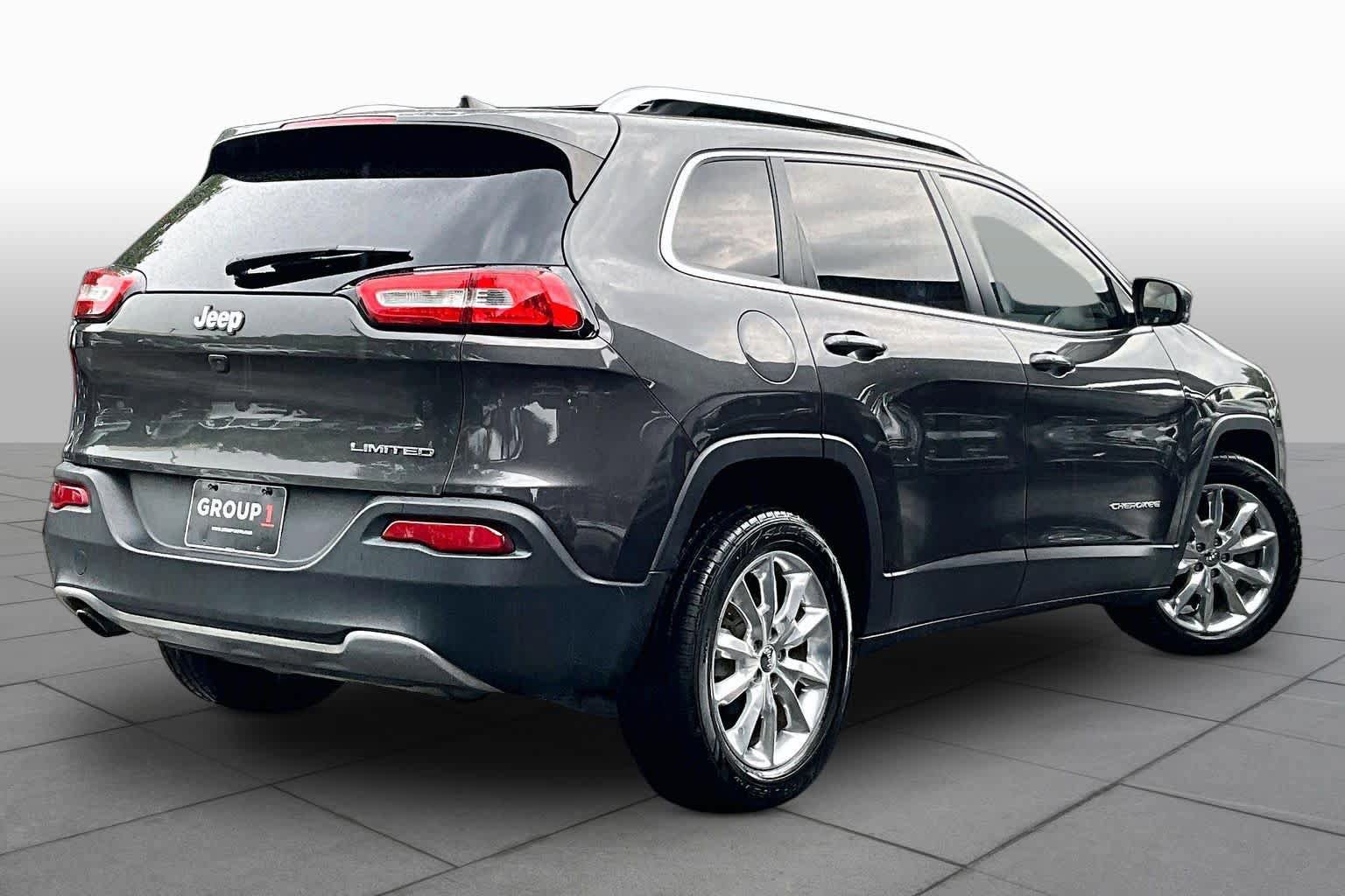 Used 2016 Jeep Cherokee Limited FWD image 13