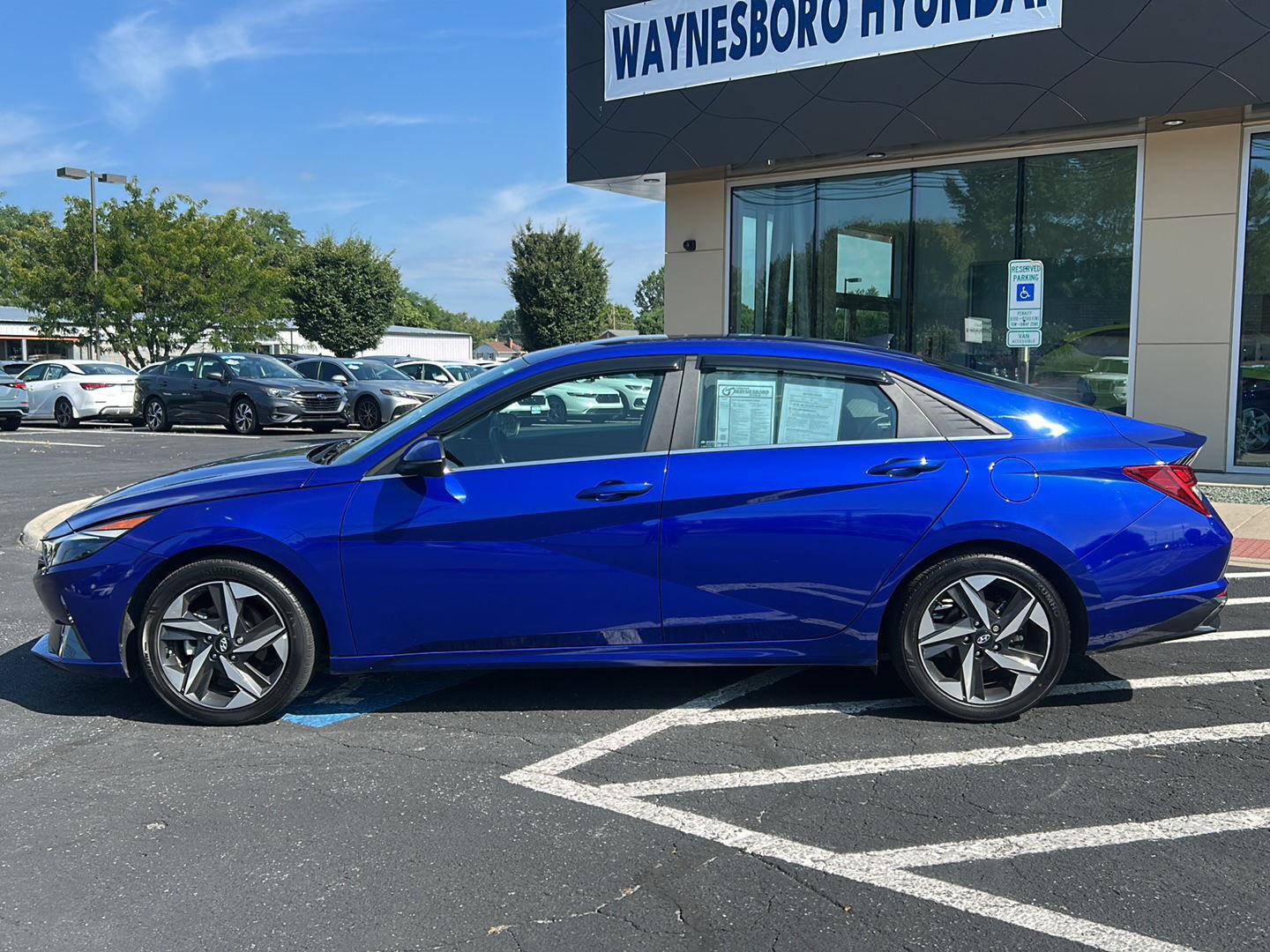 Certified 2023 Hyundai Elantra Limited w/ Cargo Package FWD image 4