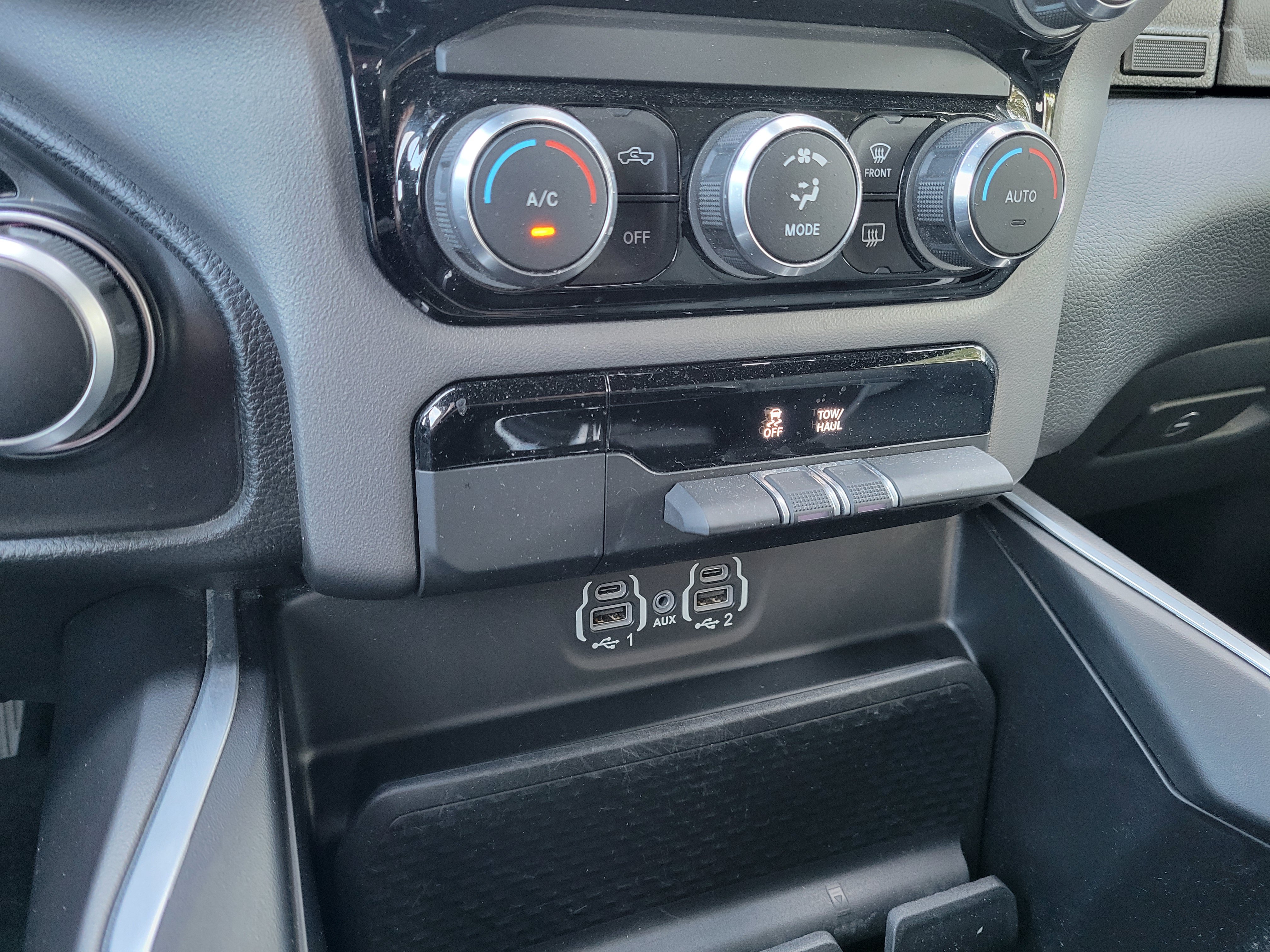 Used 2022 RAM 1500 Big Horn AWD/4WD image 28