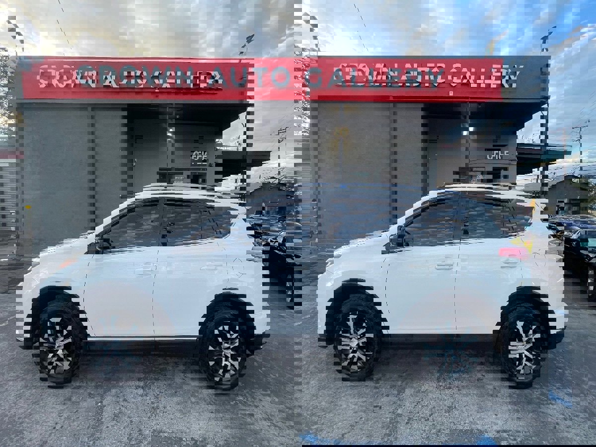 Used 2016 Toyota RAV4 LE image 6