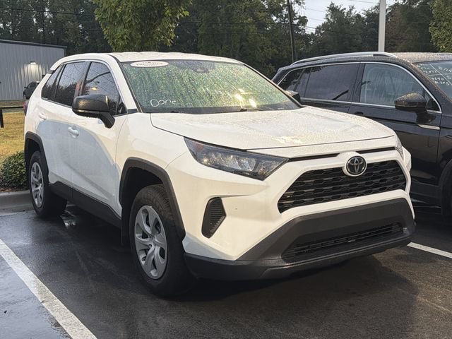 Used 2022 Toyota RAV4 LE FWD image 3