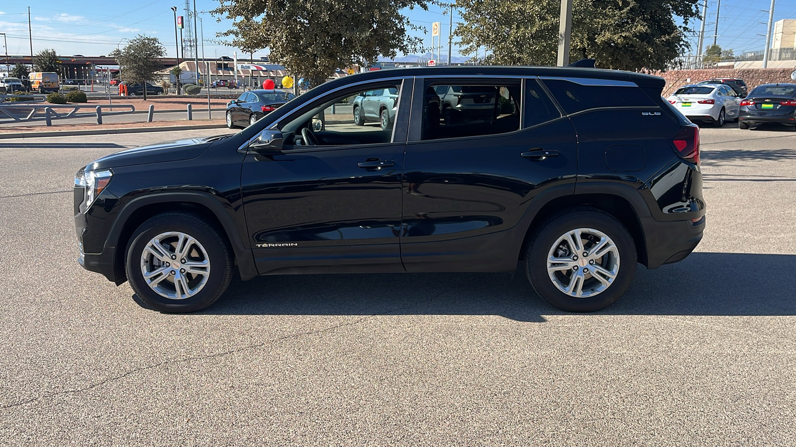 Certified 2024 GMC Terrain SLE image 4