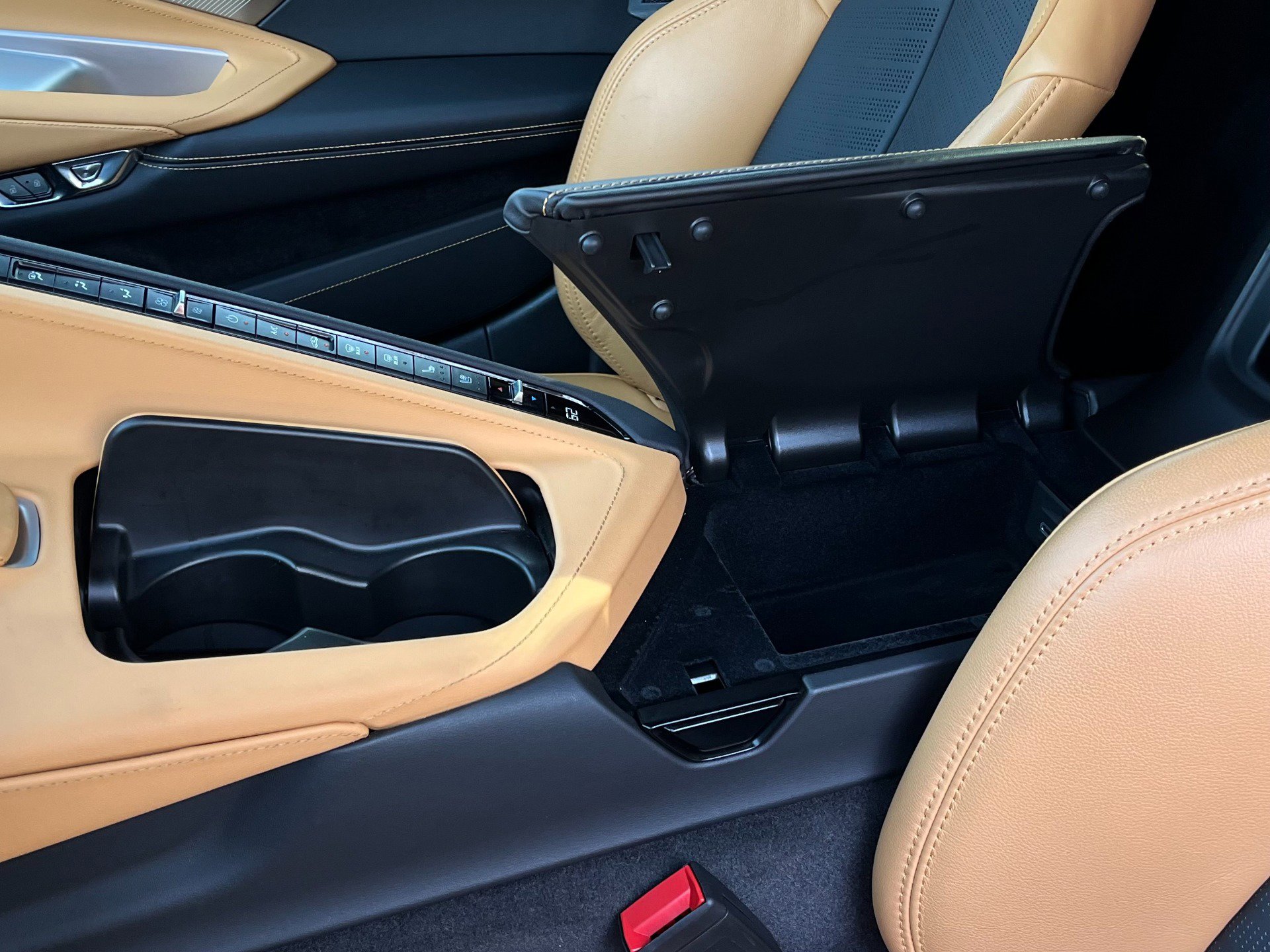 Used 2022 Chevrolet Corvette Stingray Preferred Cpe w/ Z51 Performance Package RWD image 14