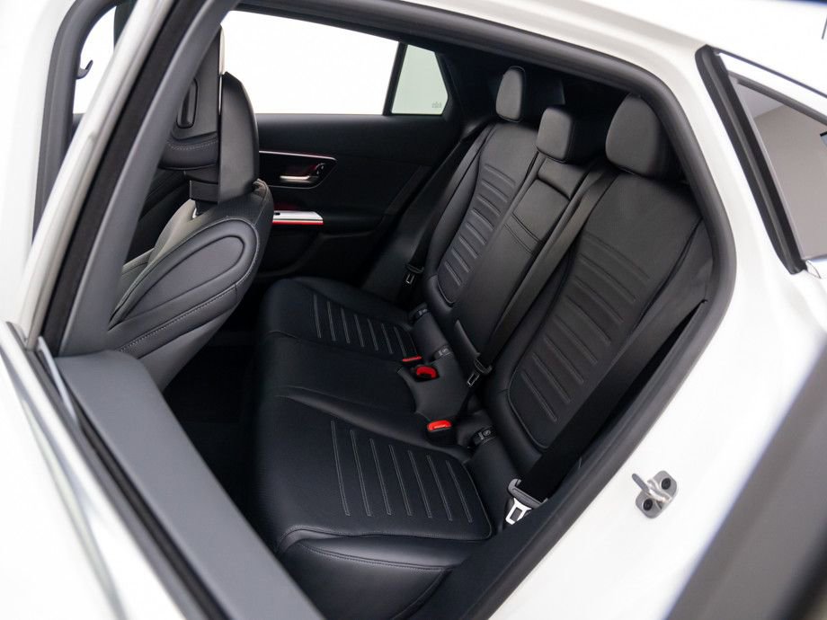 Certified 2025 Mercedes-Benz GLC 300 4MATIC image 18