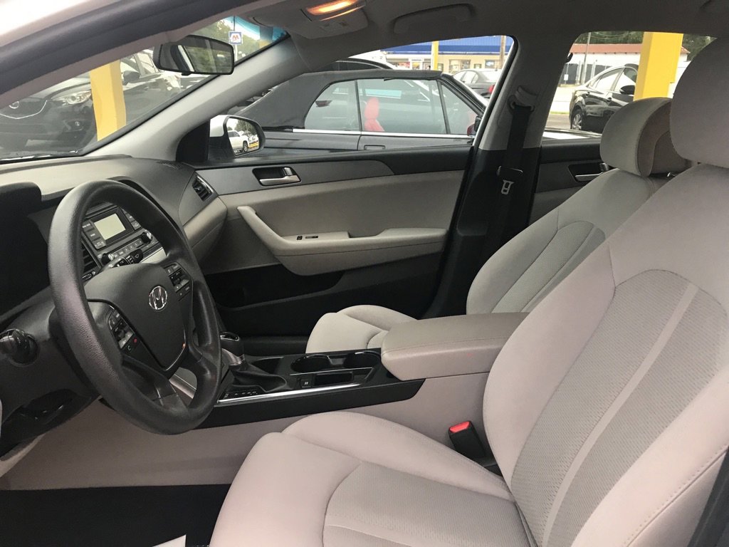 Used 2017 Hyundai Sonata SE image 12