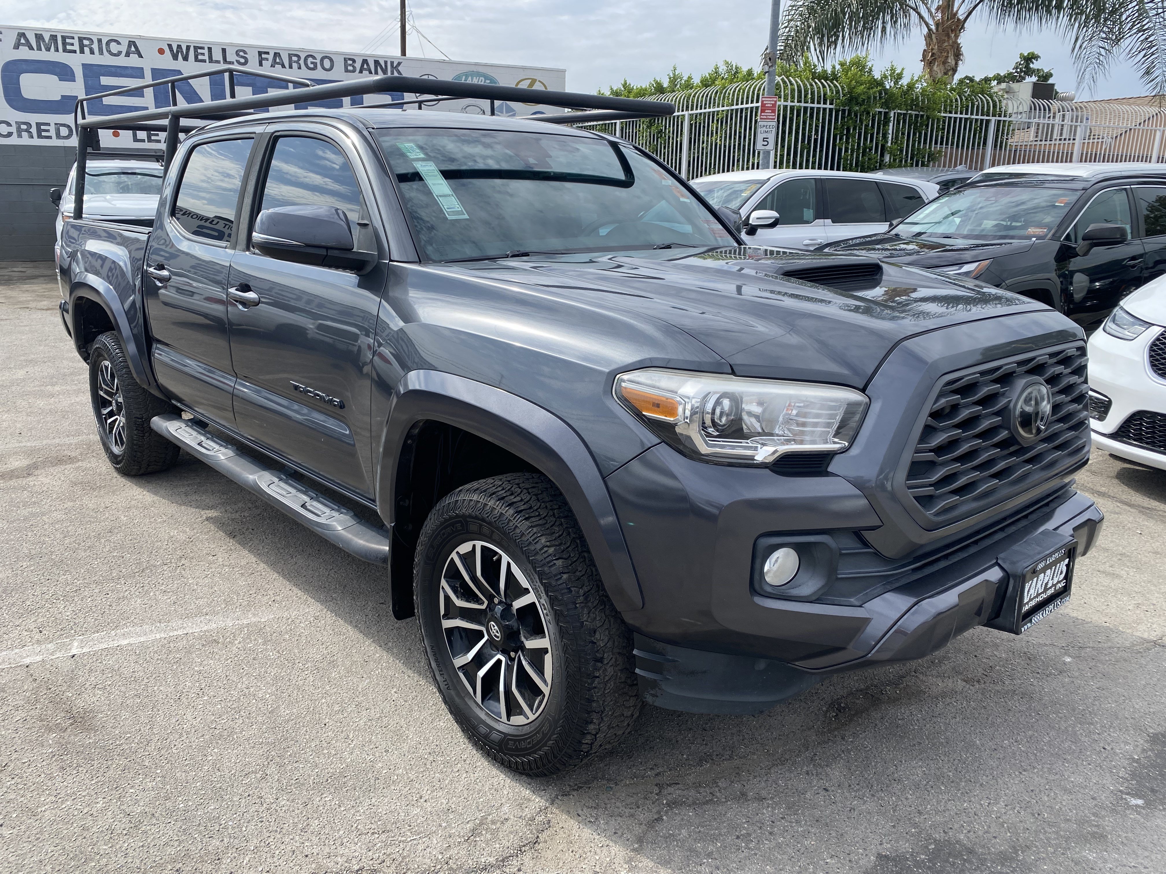 Used 2021 Toyota Tacoma TRD Sport w/ Technology Package AWD/4WD image 8