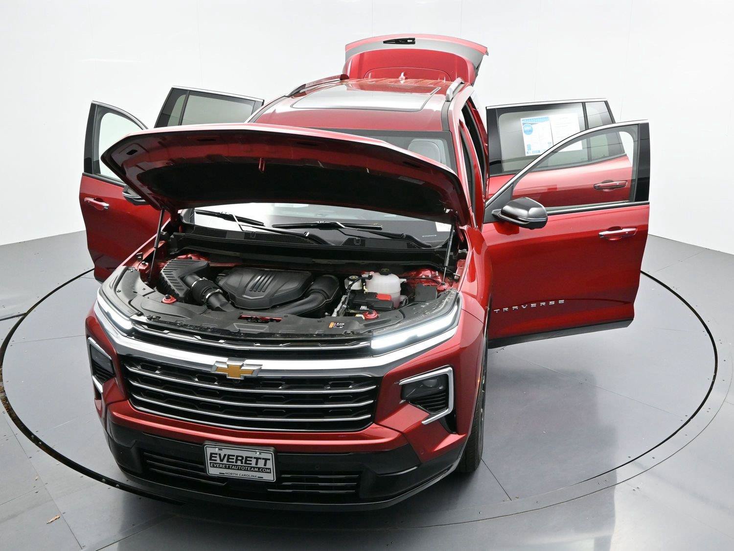 Used 2025 Chevrolet Traverse High Country AWD/4WD image 49
