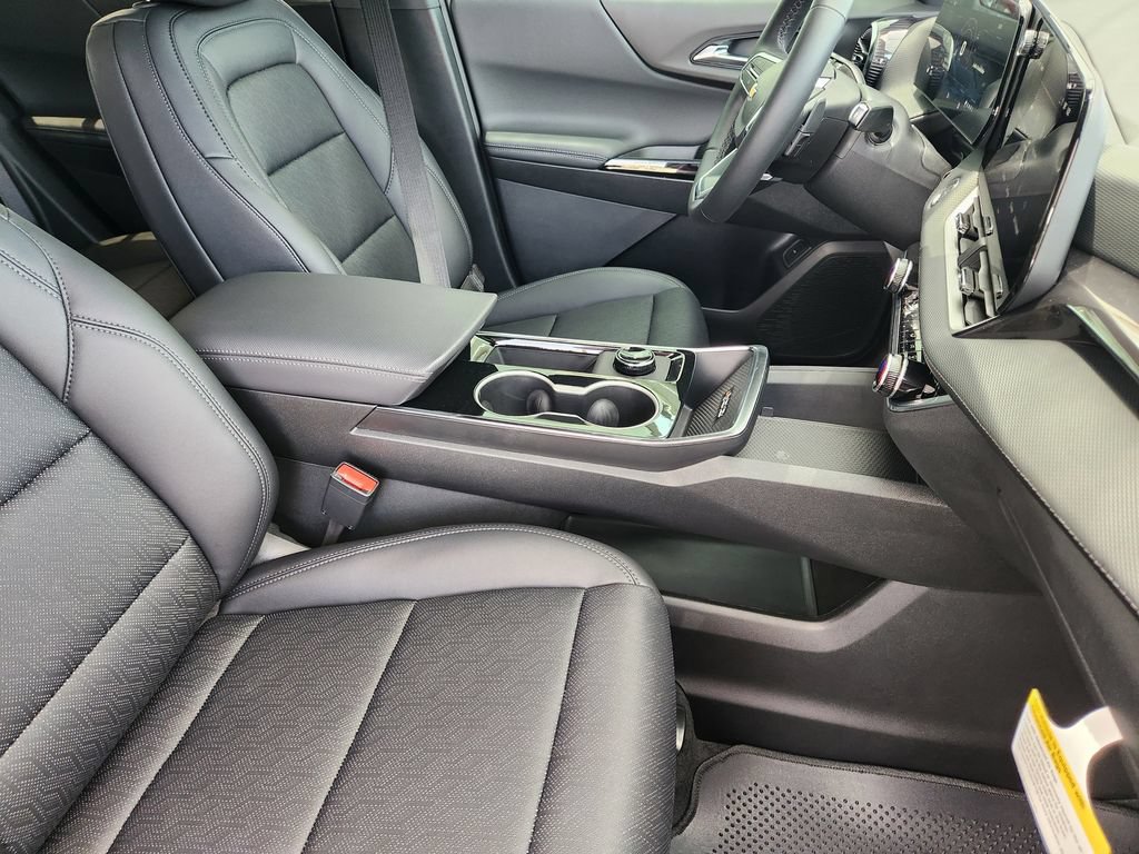 New 2026 Chevrolet Equinox LT w/ Convenience Package II FWD image 10