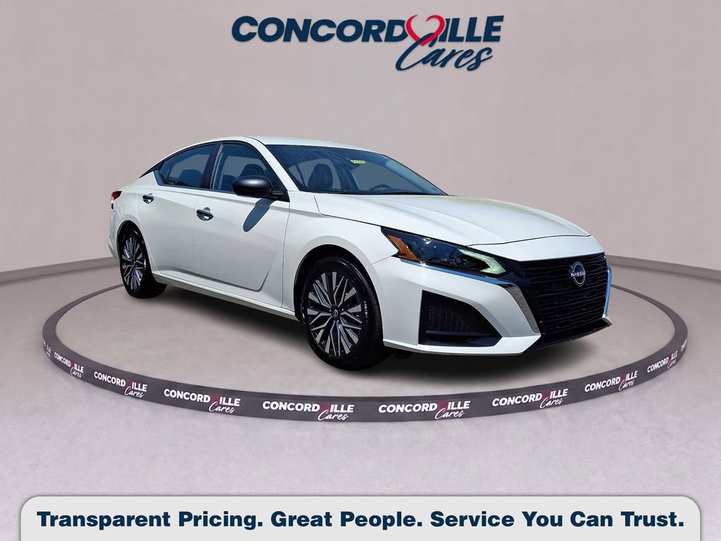 Certified 2025 Nissan Altima 2.5 SV FWD image 1