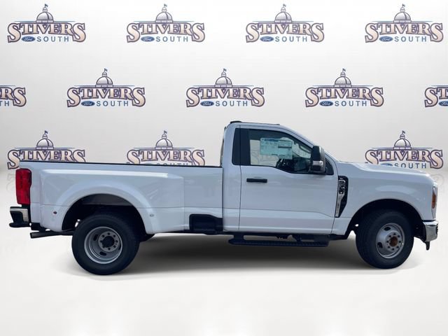 New 2026 Ford F350 XL w/ XL Driver Assist Package RWD image 2