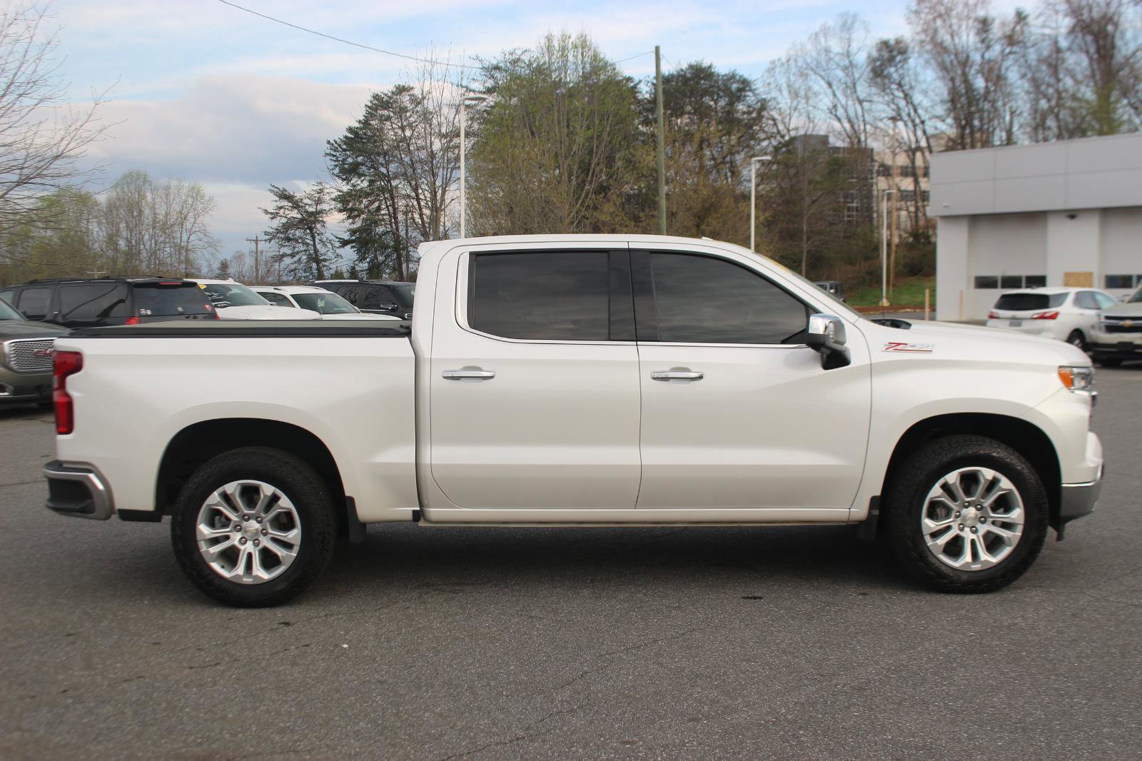 Used 2023 Chevrolet Silverado 1500 LTZ w/ LTZ Premium Package image 8