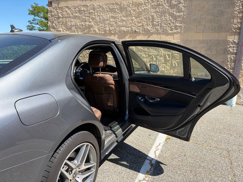 Used 2019 Mercedes-Benz S 560 4MATIC Sedan image 16