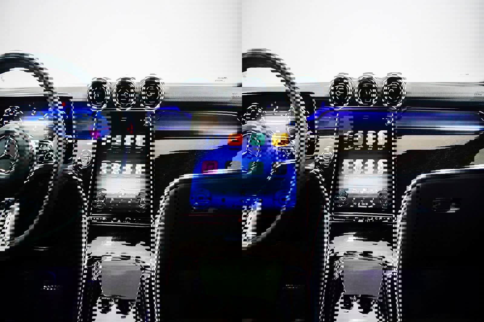 Used 2025 Mercedes-Benz GLC 300 image 12