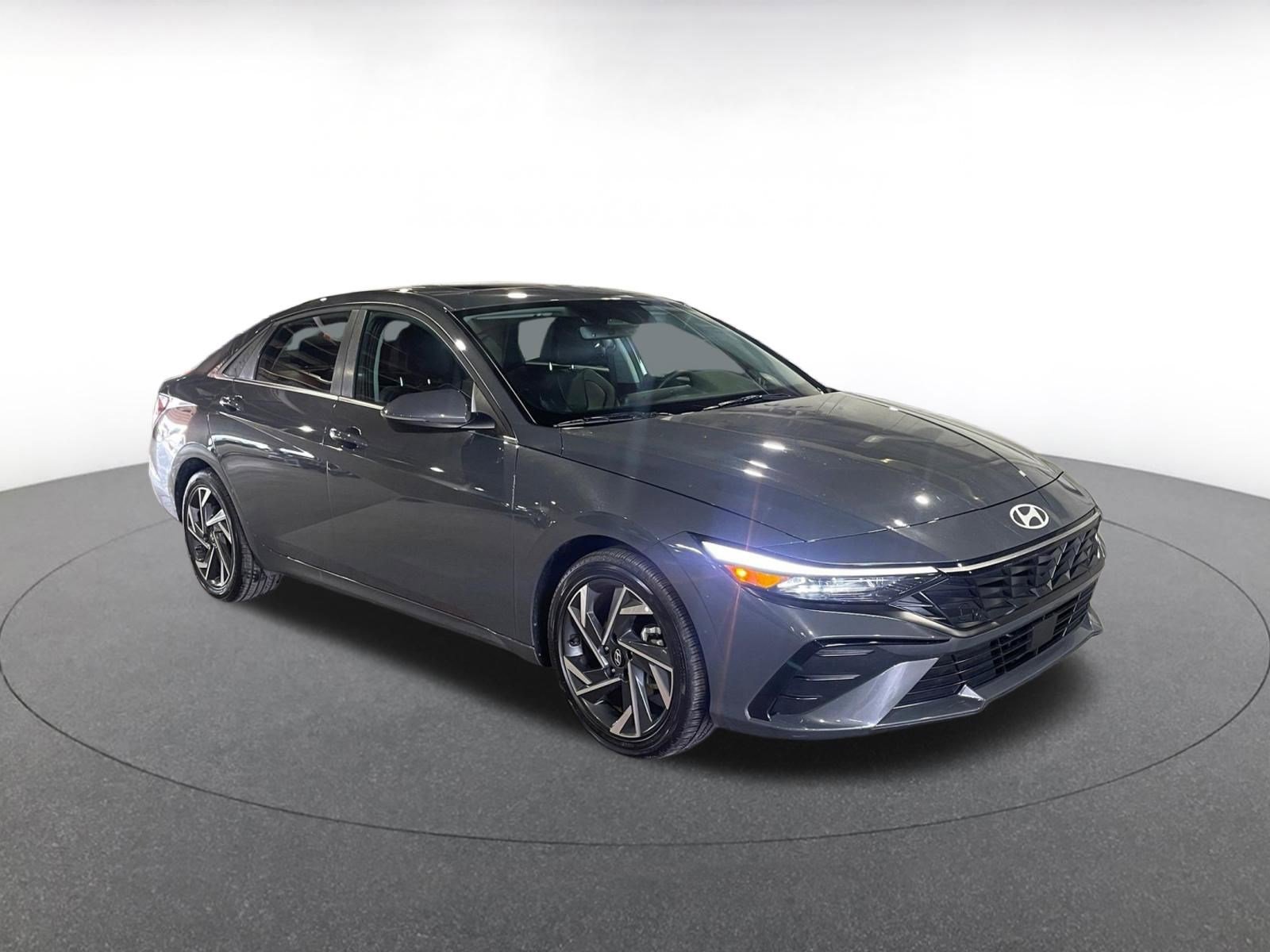 Used 2025 Hyundai Elantra Limited