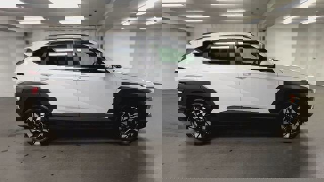 Used 2025 Hyundai Kona SEL image 9