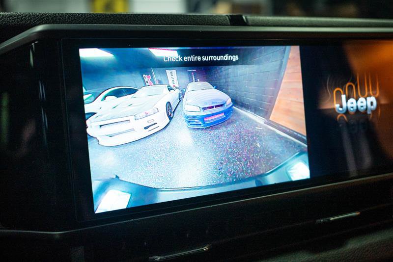 Used 2025 Jeep Gladiator Sport image 18