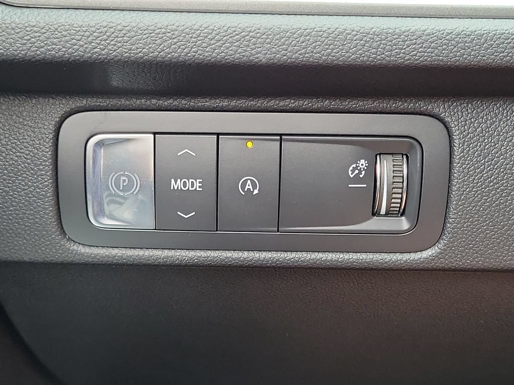 Used 2026 Chevrolet Traverse LT w/ Midnight/Sport Edition FWD image 18
