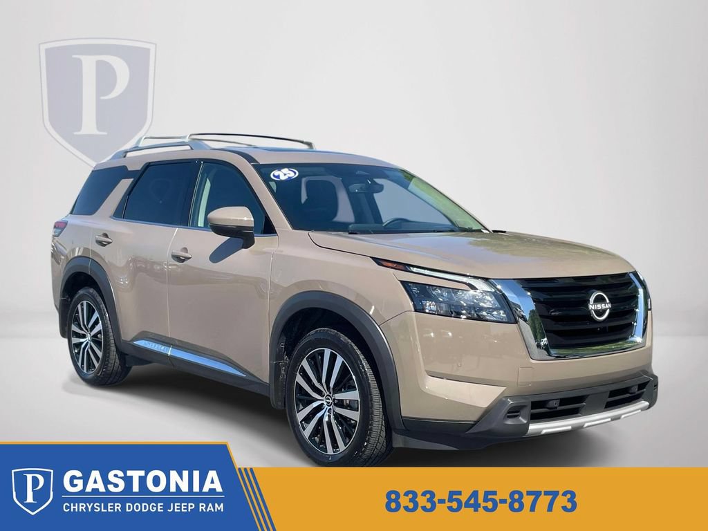 Used 2025 Nissan Pathfinder Platinum AWD/4WD image 1