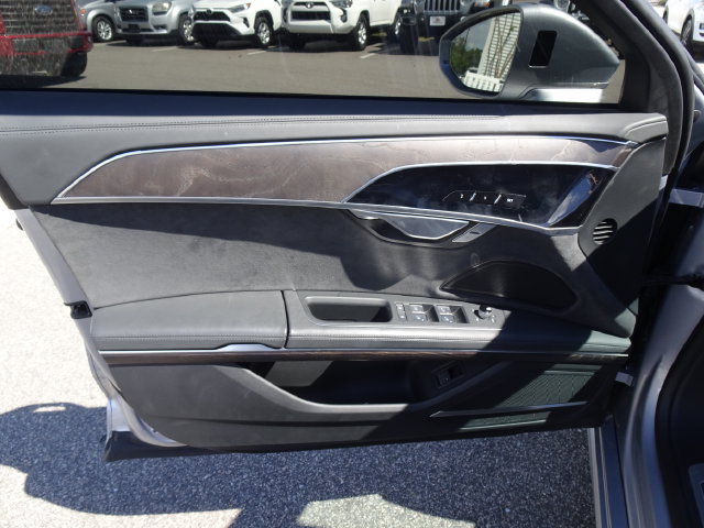 Used 2025 Audi A8 L 3.0T AWD/4WD image 12