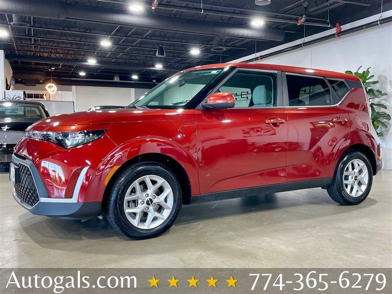 Used 2023 Kia Soul LX w/ LX Technology Package image 1