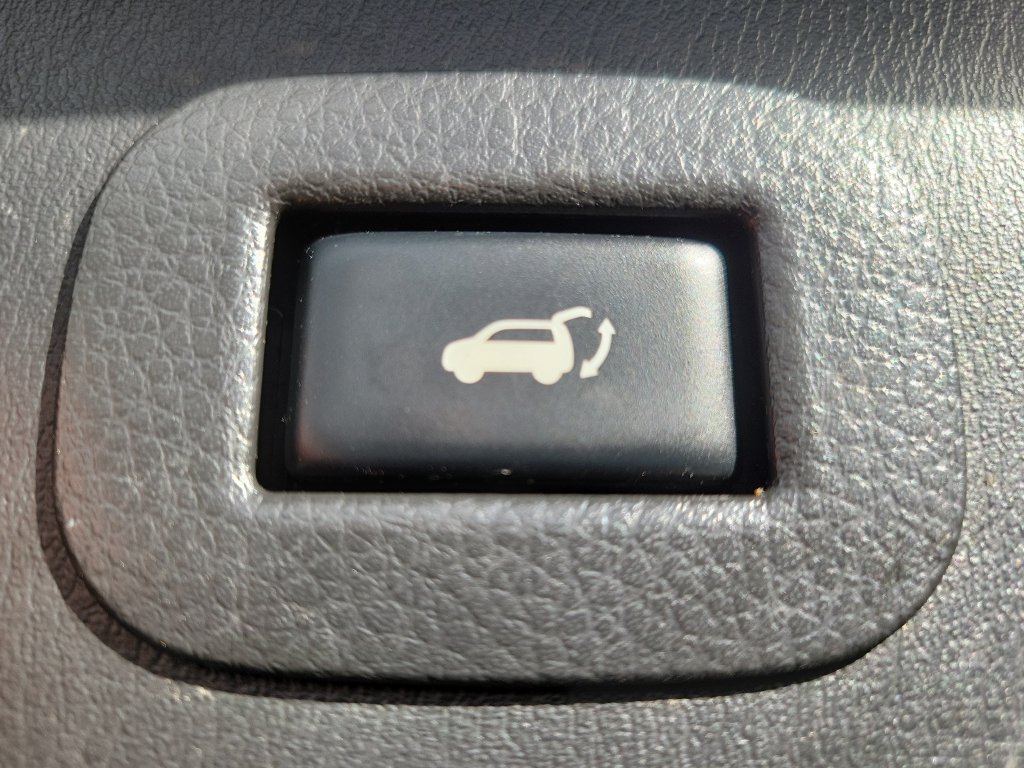 Used 2019 Nissan Armada Platinum RWD image 15