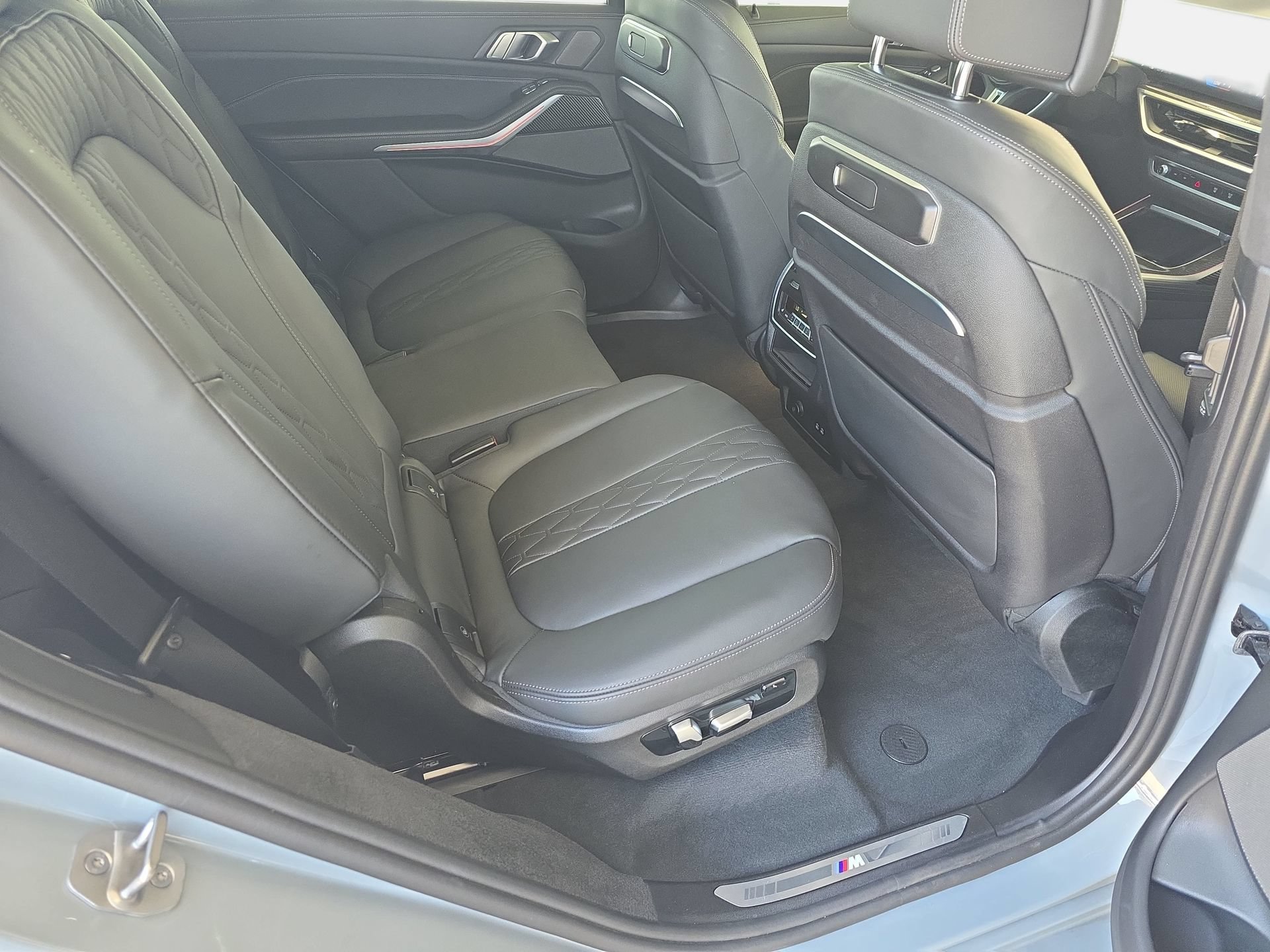 Used 2024 BMW X7 M60i AWD/4WD image 11