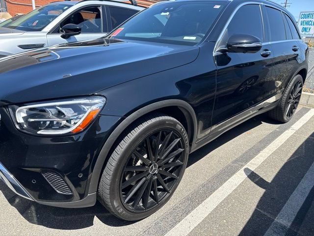 Used 2022 Mercedes-Benz GLC 300 image 2